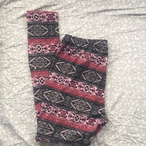 Pink Republic lace print leggings